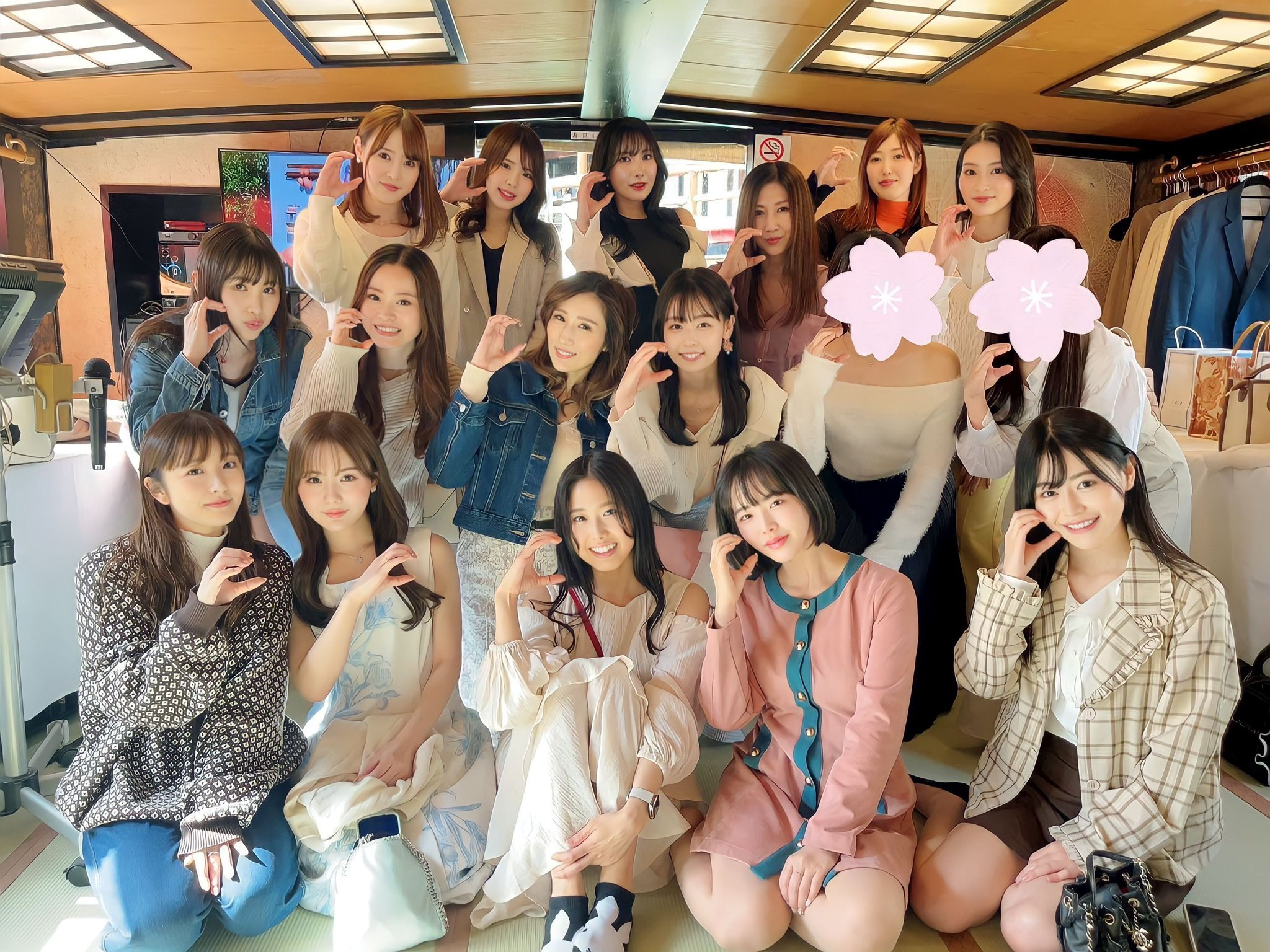 C-More女优总动员、一张照片说明四件事！ 番号