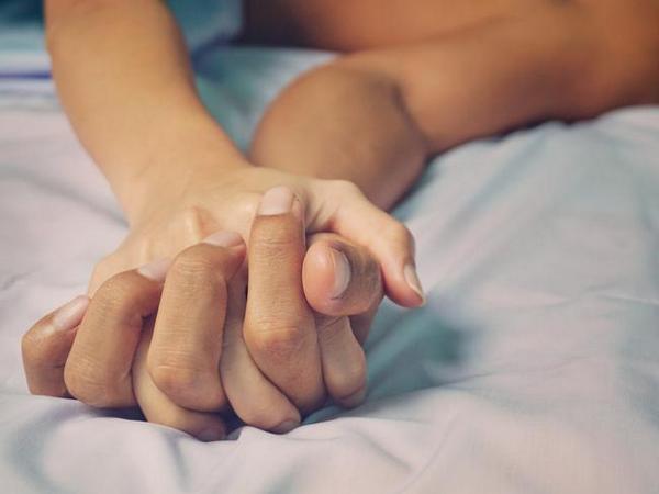 你在床上够持久吗？国外找来500对夫妻给你有趣的解答 番号