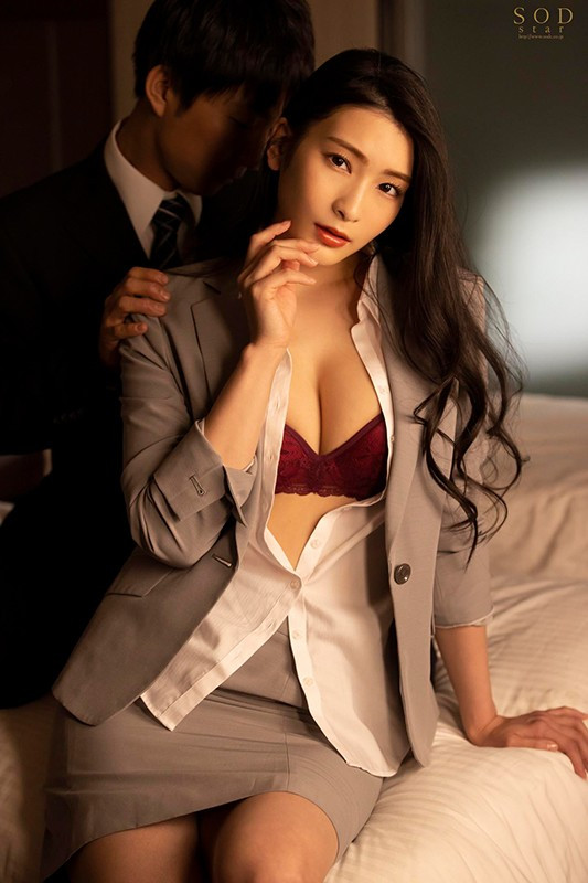 本庄铃勇夺2018年销售王的超级美女！ 番号