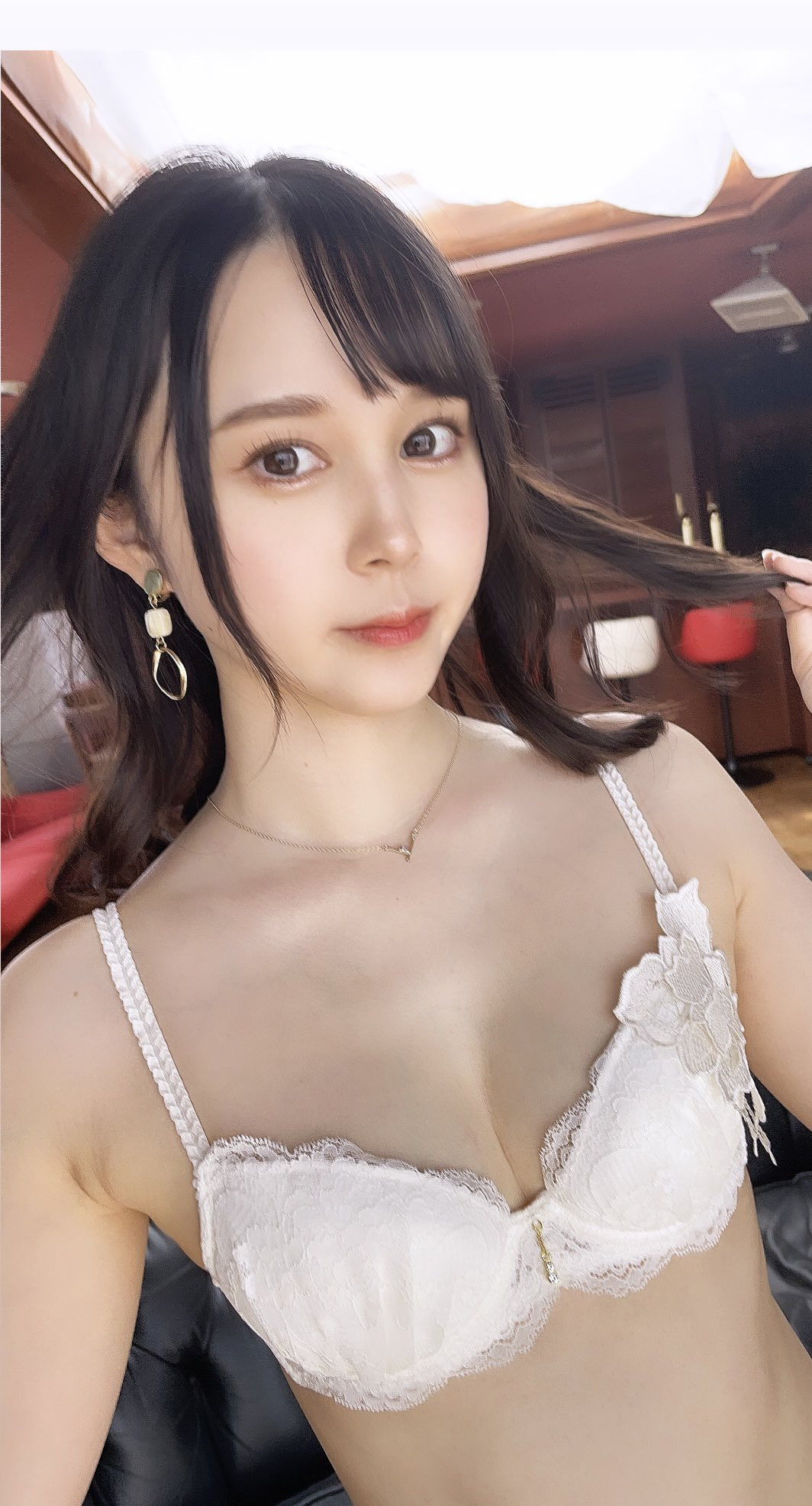 一万人力挺出道的她⋯水月有朱改名重生了！ 番号